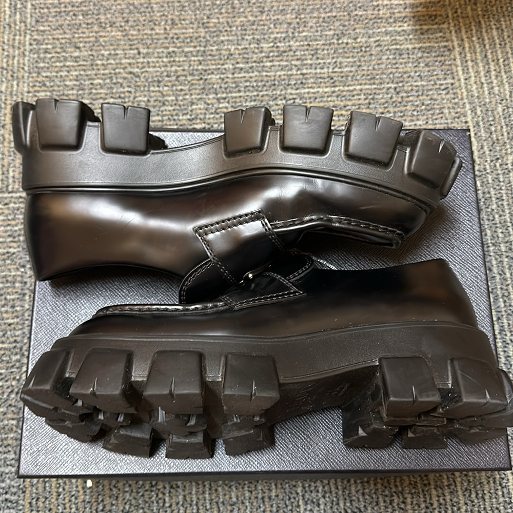 Prada Monolith brushed leather loafers - Picture 6 of 8